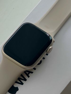 Apple Watch SE (Gen 2) 44mm Starlight