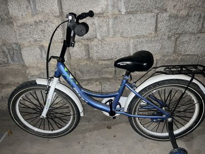 Yeengi bonvi velosipedi sotiladi srochnaa!!!