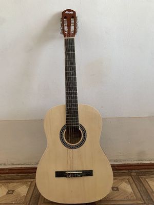 Classic gitara sotiladi