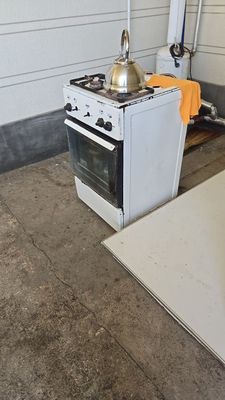 Gaz plita sotiladi