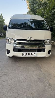 TOYOTA HIACE микроавтобус