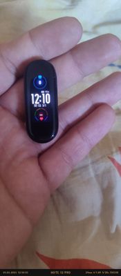 Продам mi band 5