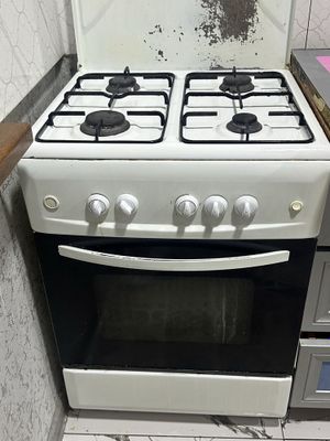 Gaz plita ( VITECH) sotiladi. Holati yaxshi. Ishlab turgan gaz plita.