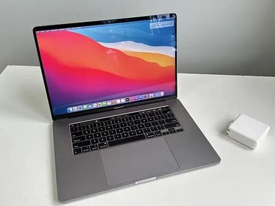 MacBook Pro A2141 i9-9880H / 16GB / 1TB / Radeon Pro 5500m /16" Ratina