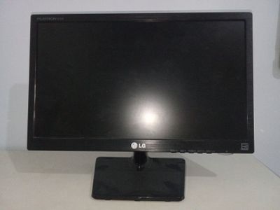 LG FLATRON 19lik monitor sotiladi
