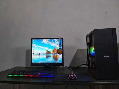 Kompyuter sotiladi DDR4 to'plam monitori bilan.