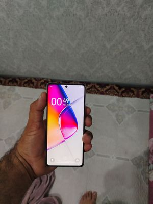 Infiniks note 40 holati tiniq karobkasi bor zaryacigi ful srocniga