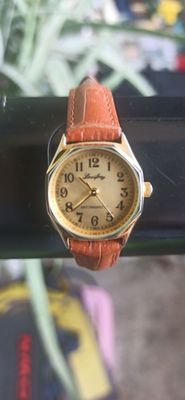 продам часы японские механические женские
