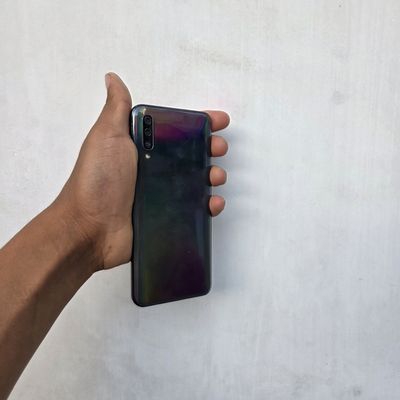 Samsung A50 sotiladi dastavka hizmati bor 24/7