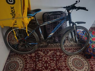Velosiped sotiladi hammasi joyida aybi old toʻrmozi ishlamadi holos