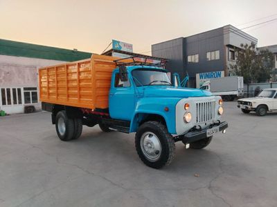Gaz 53 sotiladi.
