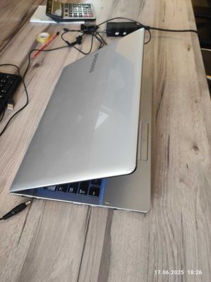 Notebook сотилади