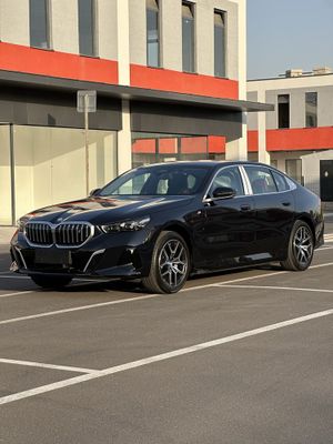 BMW i5 40L eDrive 2025 zapas hoda 717km