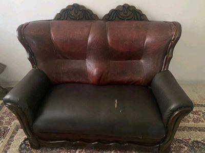 Divan sotiladi 2ta holati b/y arzon narhda beraman