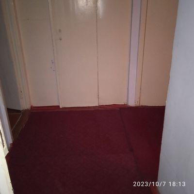Тошкент вилояти Зангиота туманида 2 хонали квартира ижарага берилади.
