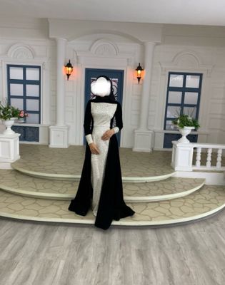 Платья