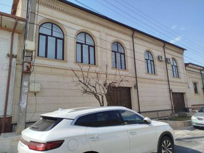 Учтепа тум "Изза". 8 сот 2 дарвоза 3 уровен 2 холл 8 хона 3 кух 6 с/у