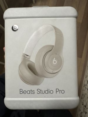 Продается Beats Studio Pro White.