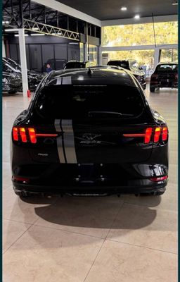 Продам Mustang Ford Mach E. Awd 2022 Full