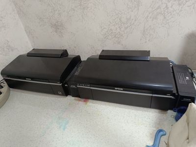 2 принтера L1800 и 2 принтера L805. Цена за 4 принтера 4500 $