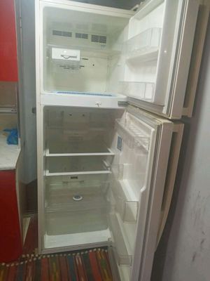 продаю холодильникLG2,900б/у