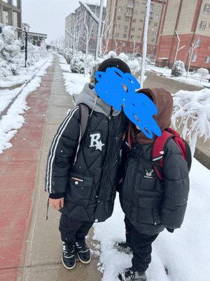 2ta kurtka 9yoshga 7yoshga keladi