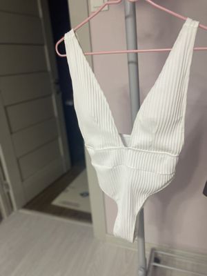 Продается фирменный купальник