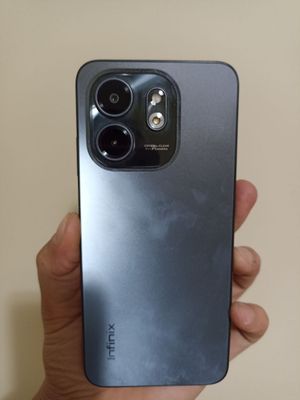 Продается телефон infinix smart9 память 4/128