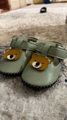 Kichkintoylar uchun oyoq kiyim