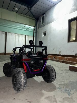 Detiskiy avto mobil holati yangi 2kishilik 100kg