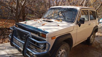 Niva sotiladi 1982 yil