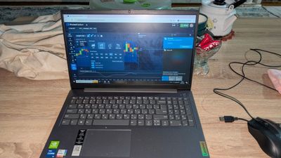 Lenovo noutbook sotiladi