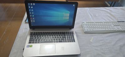 ASUS ноутбуки сотилади