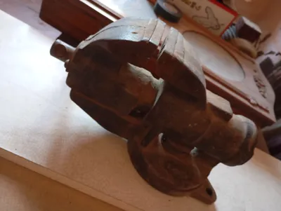 тиски российский