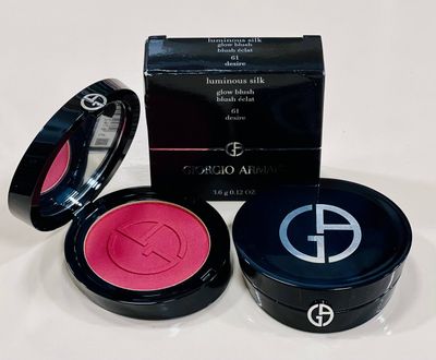 GIORGIO ARMANI 
LUMINOUS BLUSH
🇫🇷 
23$
