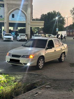 Nexia 2 DOHC 1.5 sotiladi