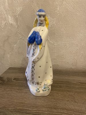 Фарфороовая статуэткп