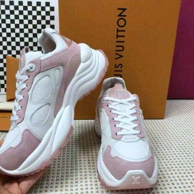 louis vuitton krasovka yengi kiyilmagan