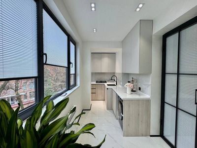 Новостройка, Метро Ойбек, мебель + техника 2-3/4/4 квартира, 62 м²