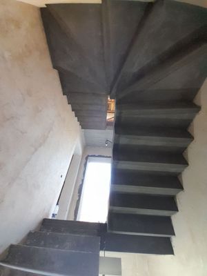 Zinani tagini suvash hizmat suvoq ishlari