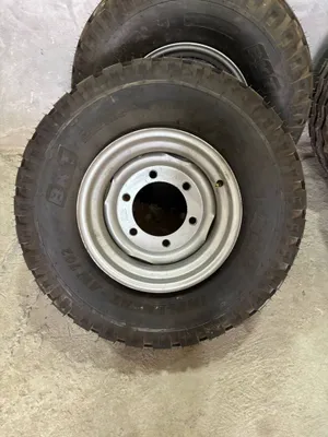 Шина в комплект диски. 11,5/80-15 ВКТ
