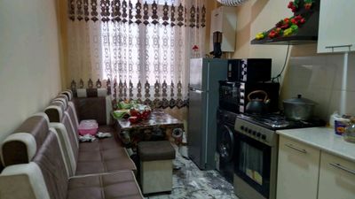 той тепа агробанк ёнида 2 хонали квартира сотилади