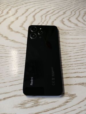 Redmi 12 yaxshi xolatda .