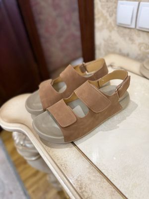 Sandal sotiladi продаётся мужской сандали. 40-41 размер