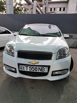 Nexia 3 2017y. sotiladi avtomat 8.500 y.e