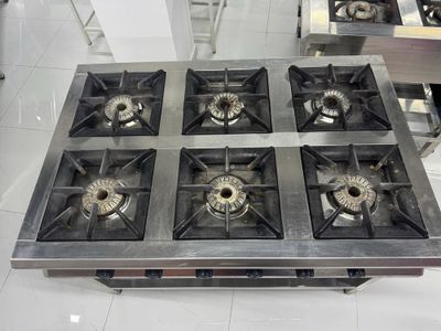 Продаётся газовая плита 6ти конфорочная.