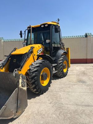 JCB 3cx продаётся Sotiladi