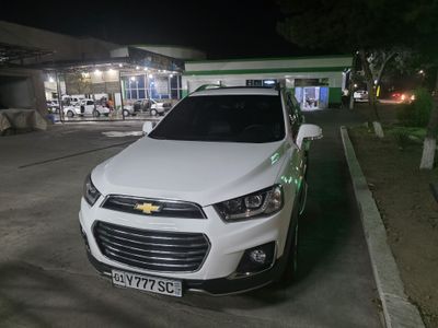 Avtomobil Captiva 4