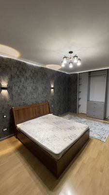 Срочно сдаётся квартира! 3/5/5 ул.Мирзо Улугбек