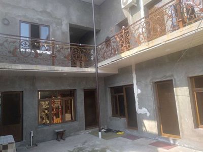 Продается дом Уч кахрамон Парвоз 1.6 сот 5 ком